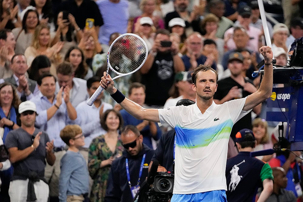 | Photo: AP/Frank Franklin II : US Open 2024: Daniil Medvedev, of Russia, reacts after defeating Fabian Marozsan